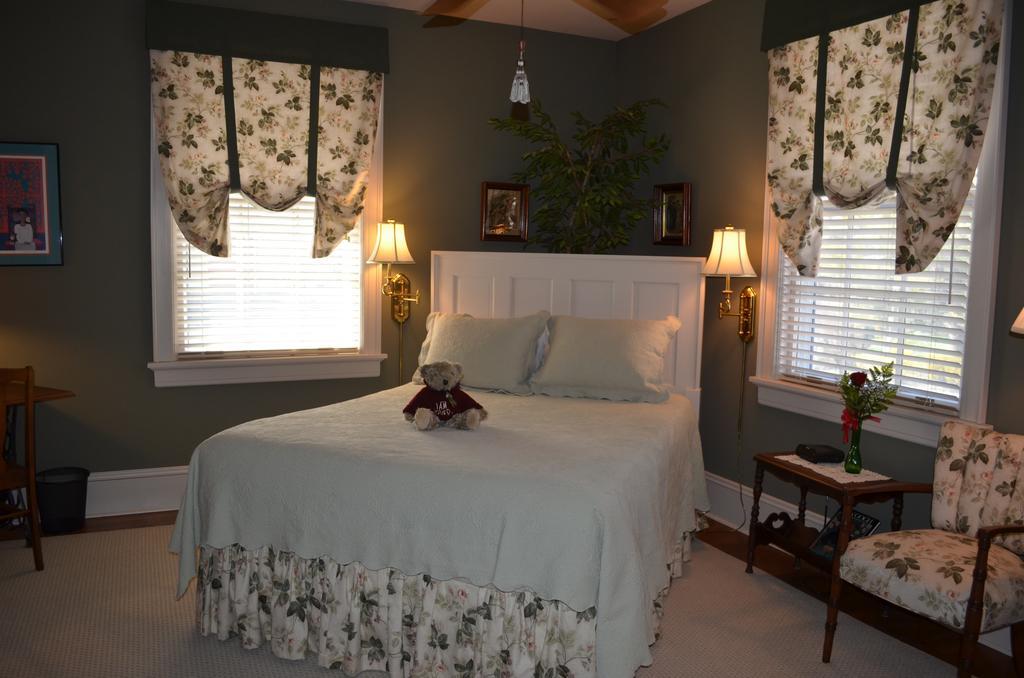 The Collins House Inn Marion ภายนอก รูปภาพ